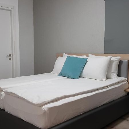 Airport Guest House Or Yehuda ภายนอก รูปภาพ