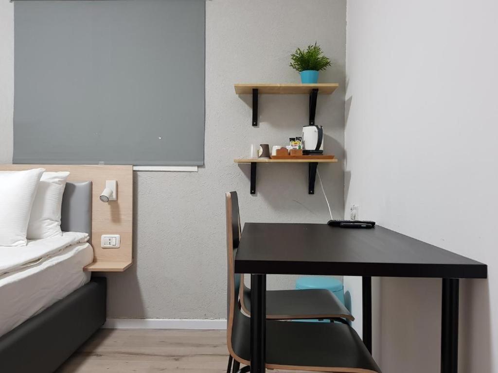 Airport Guest House Or Yehuda ภายนอก รูปภาพ